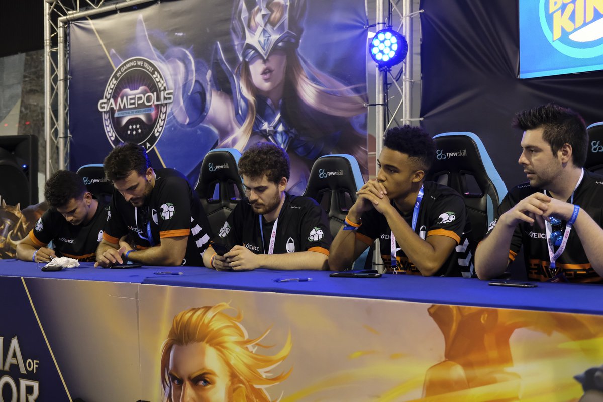 🔙🔙🖤
<a href="/Roids_aov/">Roids'</a> <a href="/_Jouky/">Jouky</a> <a href="/chikitin_st/">Chikitin ST</a> <a href="/BlueTritonST/">Blue Triton</a> <a href="/HappyToxST/">Happyto</a> <a href="/DarioST_CR/">DaríoST</a>