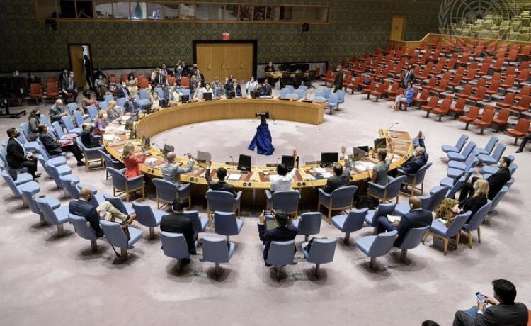 Abdirahinyahye's tweet photo. #BREAKING 🚨🚨🚨
UN Security Council voted in favour of endorsing the Somali Transitional Plan thereby rejecting the @AUC_PAPS proposed AU-UN hybrid option for the post Amisom future.
All permanent members voted for it. Among the votes against it was Kenya. #OnlySTP https://t.co/sdw5zo8BEo