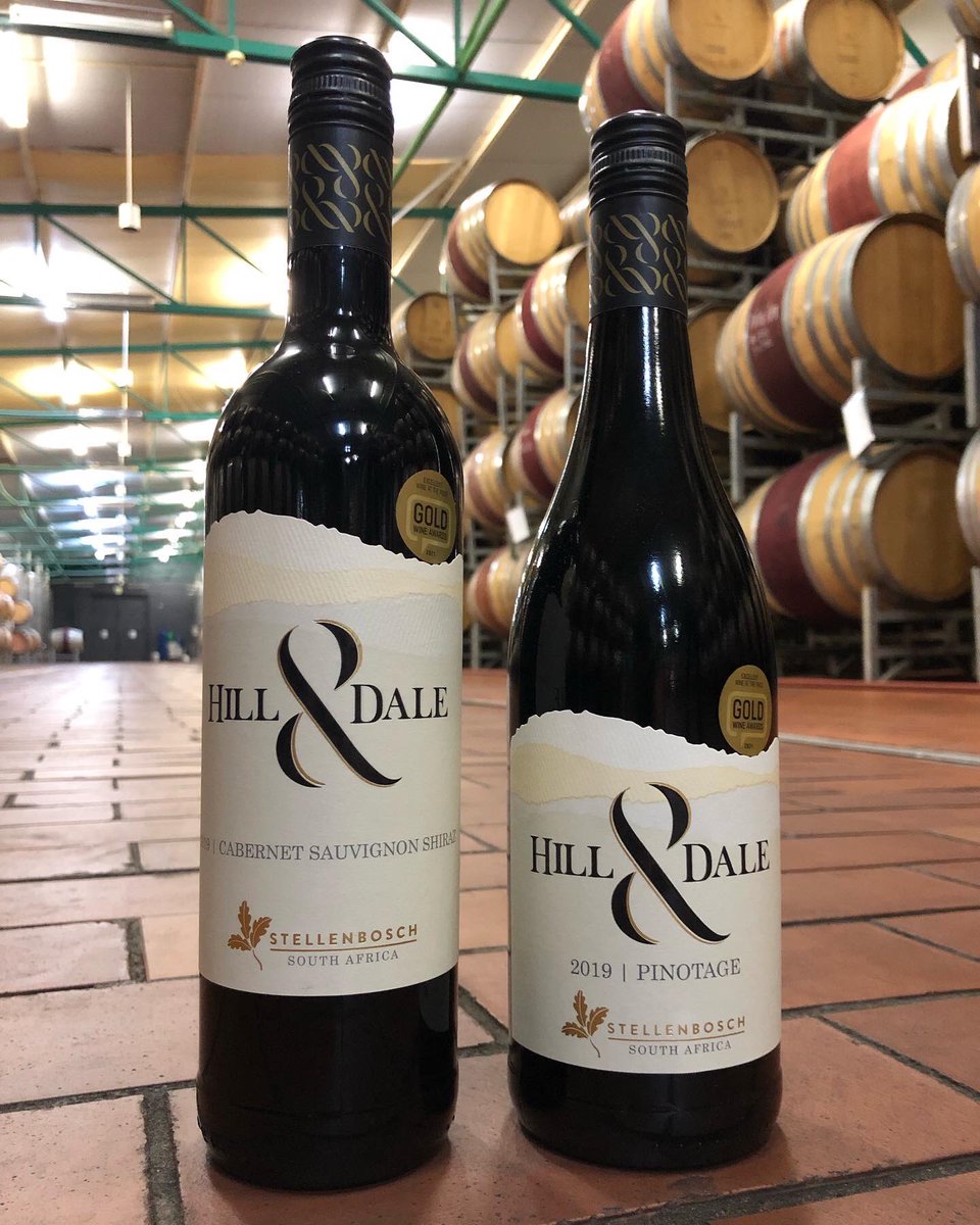 We got word that <a href="/wineonaplatter/">Platter's Wine Guide</a> awarded 4* to both our Pinotage 2019 and Cabernet Sauvignon/Shiraz 2019!

To everyone who sips, savours and supports Hill &amp; Dale, these stars are for you 🍷🎉

#plattersa
#wineguide 
#cabshiraz 
#pinotage
#stellenbosch 
#hillanddalewine