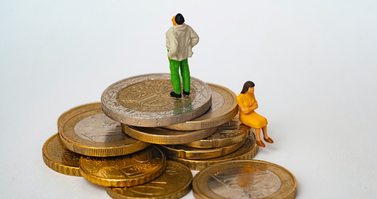 manageritalia's tweet photo. 🎯 👏👏👏Approvata la legge sul #GenderPayGap ➡ https://t.co/sPfv2BGRnP #GruppoDonneManager @QuartaLuisa @carupelle @FusacchiA @chiaragribaudo @MatriscianoSusy @CIDAManager @Mario_Mantovani @FiaschiMassimo @RobBeccari @AntoPortalupi @Guido_Carella @laprofrinaldi @alelomi https://t.co/e6aPUdBoXi
