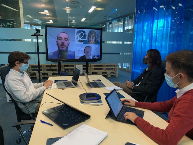 OpenFuture_Ext's tweet photo. ¡Continúan las evaluaciones 360 para nuestras nuevas #startups!
Los promotores de #Dcycle tuvieron ayer sesión con @JACrespo_, Nacho Morales (@Telefonica), y los mentores de #ExtremaduraOpenFuture @EleazarGarciaES y @crisalonsofran https://t.co/Qz7XjdmGZw