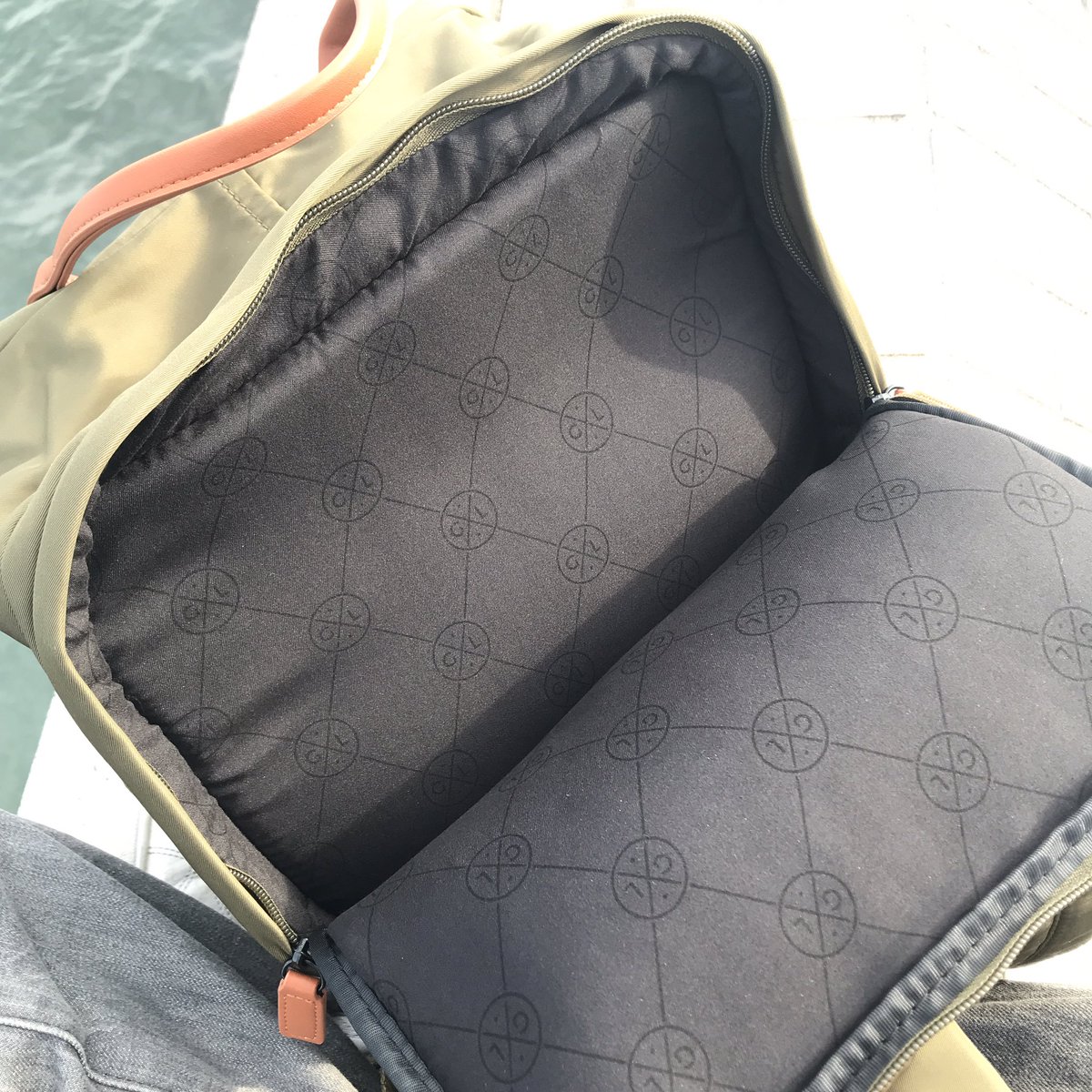 GapPacker's tweet image. 北欧バッグのガストンルーガ様よりBITEN15を提供していただきました。

ノートPC収納ポケットもあり、機内持ち込みに丁度よいサイズのバックパック。

ブラックフライデー期間中は全品25%オフ+トイレタリーポーチプレゼント
#GastonLuga #ガストンルーガ #ビーガンレザー #ブラックフライデー