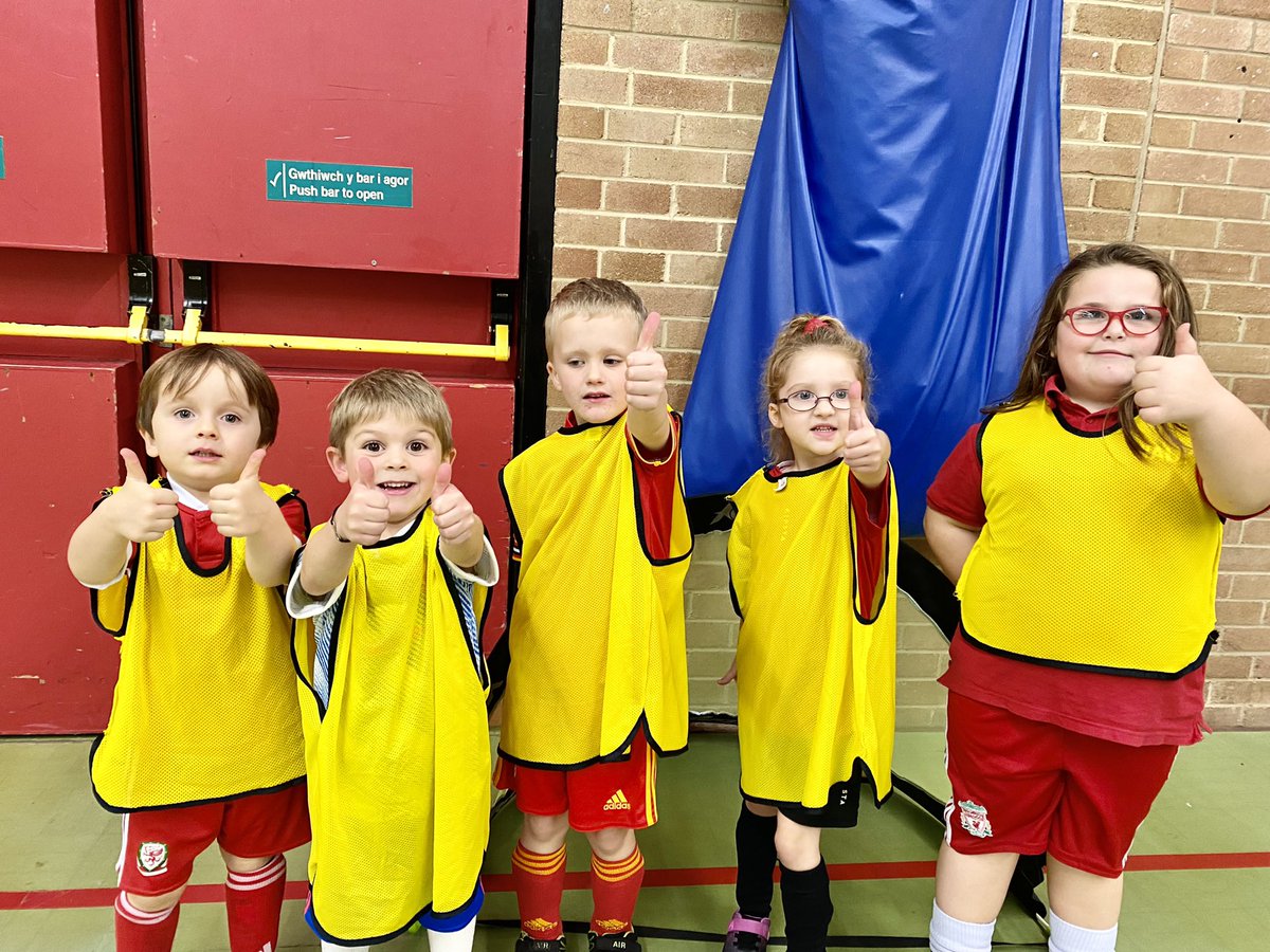 BmoCoaching's tweet photo. BMO BEARS π»β½οΈ
Great fun in Machynlleth playing floor is lava, pirates of the Caribbean + small sided games!β½οΈ
Da iawn Onno - player of the session! π
@MachynllethFC @BroDdyfiLC
#bmobears #bmocoaching #football #peldroed #beactive #learnthroughplay #machynlleth #funfootball https://t.co/I0qGXfXHsH