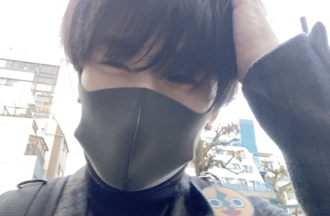 スポールバンを30時間ほど乳首にくっつけたあと、風俗に行って乳首舐めしてもらいました。。。 もうヤバかったです。ちろっとしただけで腰が天空へぶち上がりました。 本当にスポールバンで乳首開発できますねこれは。。。スゴすぎる。