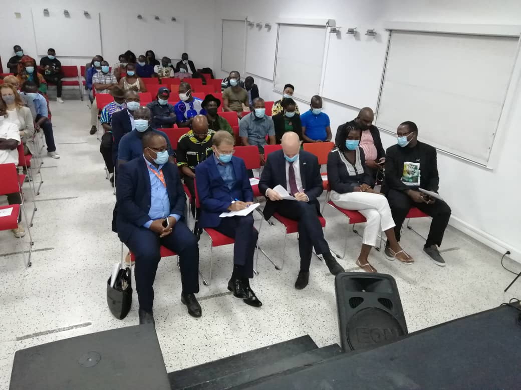 CDLAbidjan's tweet photo. #CDLA2021
Un débat sur l'intégrisme violent et la  radicalisation des jeunes , en présence du réalisateur Rotoubam MBAIDE  et de Victorien Aka N’taye Président  du RASALAO-CI (Réseau d’action sur les armes légères en Afrique de l’Ouest section Côte d’Ivoire) .
@Meschak25 https://t.co/vG5XjjqpVH