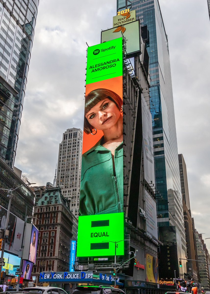 Tutto Accade, anche a Times Square! 🏙❤️ #TuttoAccade #SpotifyEQUAL @SpotifyItaly