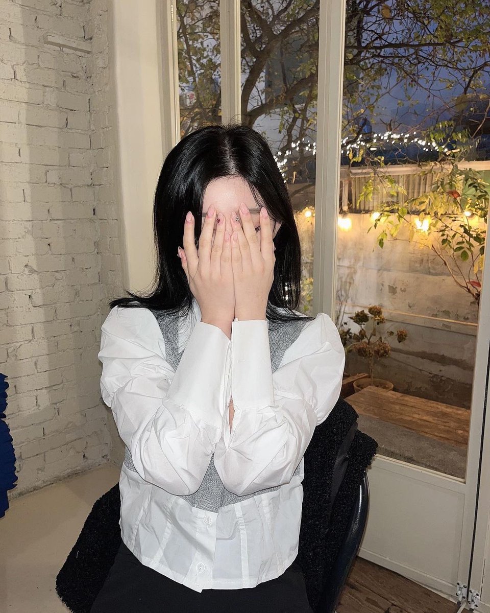 goyuarchives's tweet photo. [ 🤍 ] — #GoYujin #KoYujin #고유진 https://t.co/3Q2VadIAFt