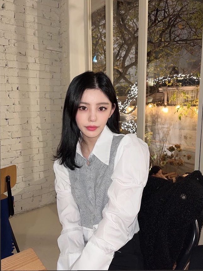 goyuarchives's tweet photo. [ 🤍 ] — #GoYujin #KoYujin #고유진 https://t.co/3Q2VadIAFt