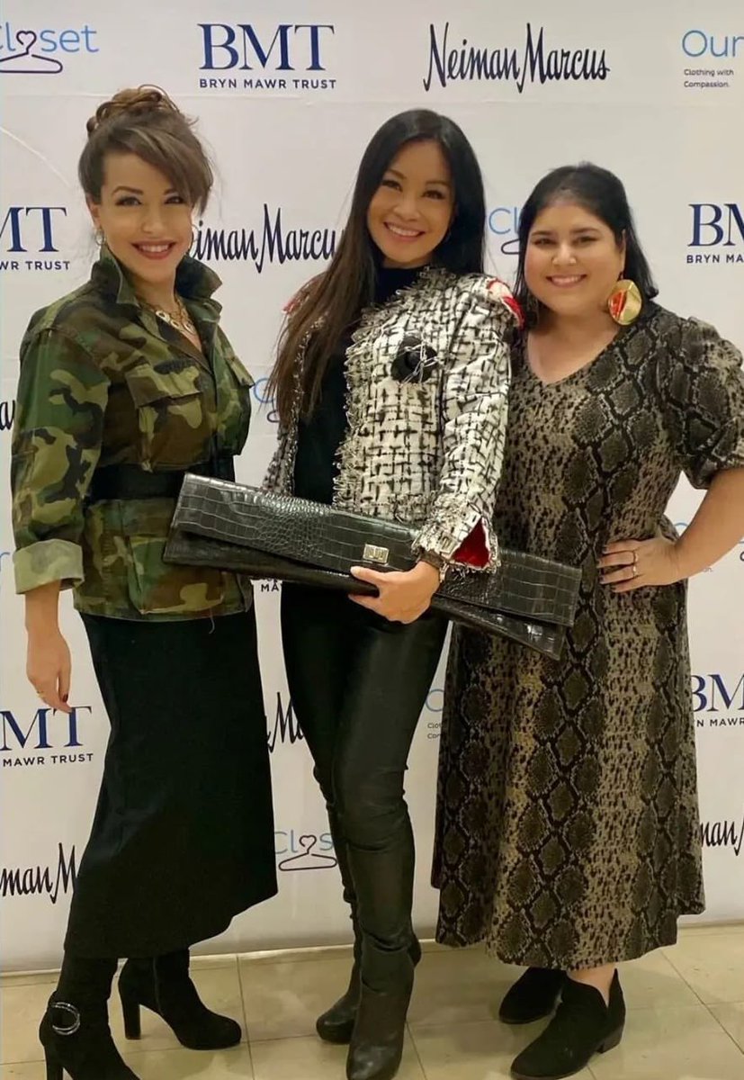 jennifer_su's tweet image. 100% proceeds to benefit @OurClosetPA for these limited edition heart T-shirts designed by Philly renowned designer @conradbooker x ATM x @neimanmarcus available on ourclosetpa.org/fashionforall