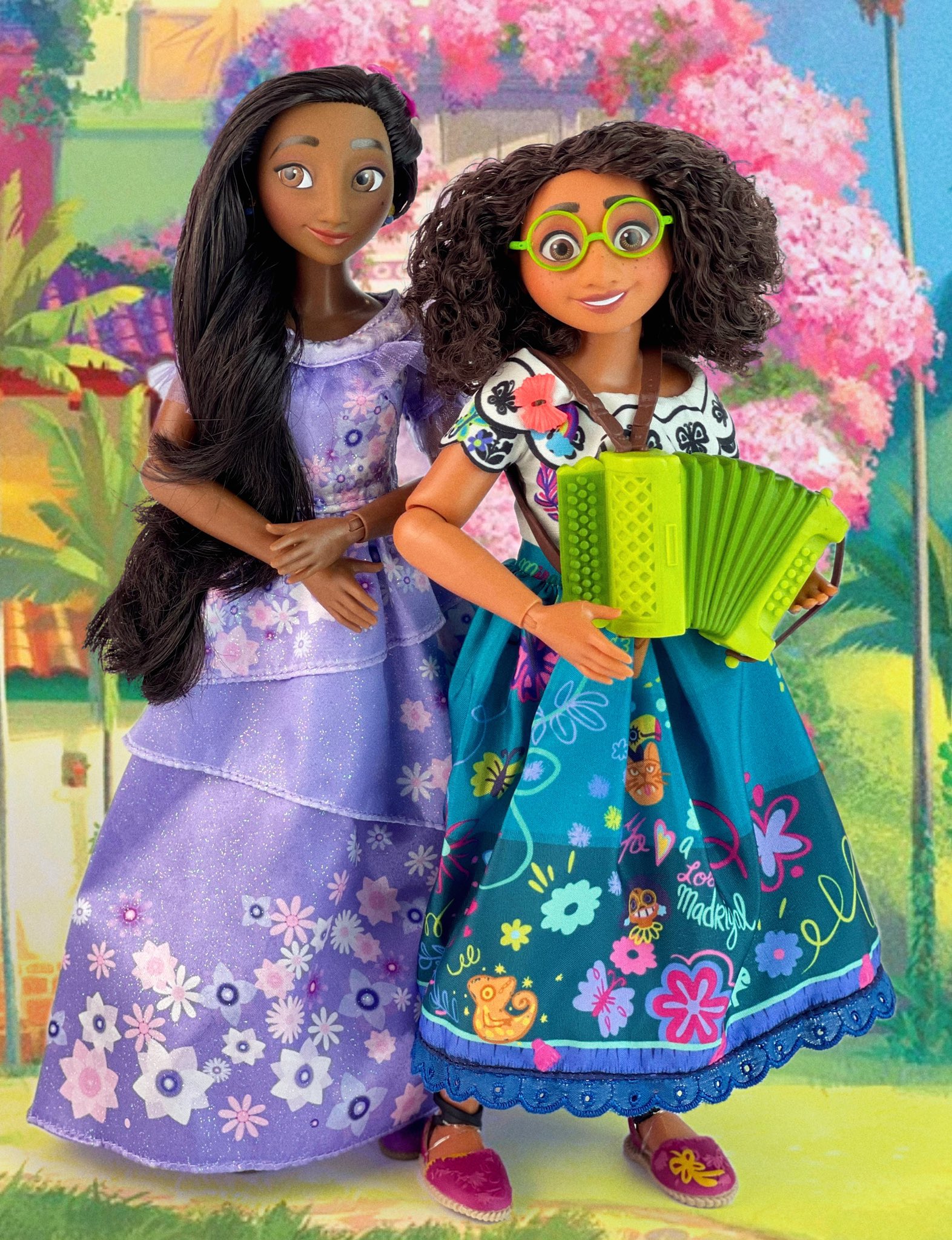 Mario🫧🧜🏽‍♀️ on Twitter "Disney Store Encanto doll Reviews Mirabel