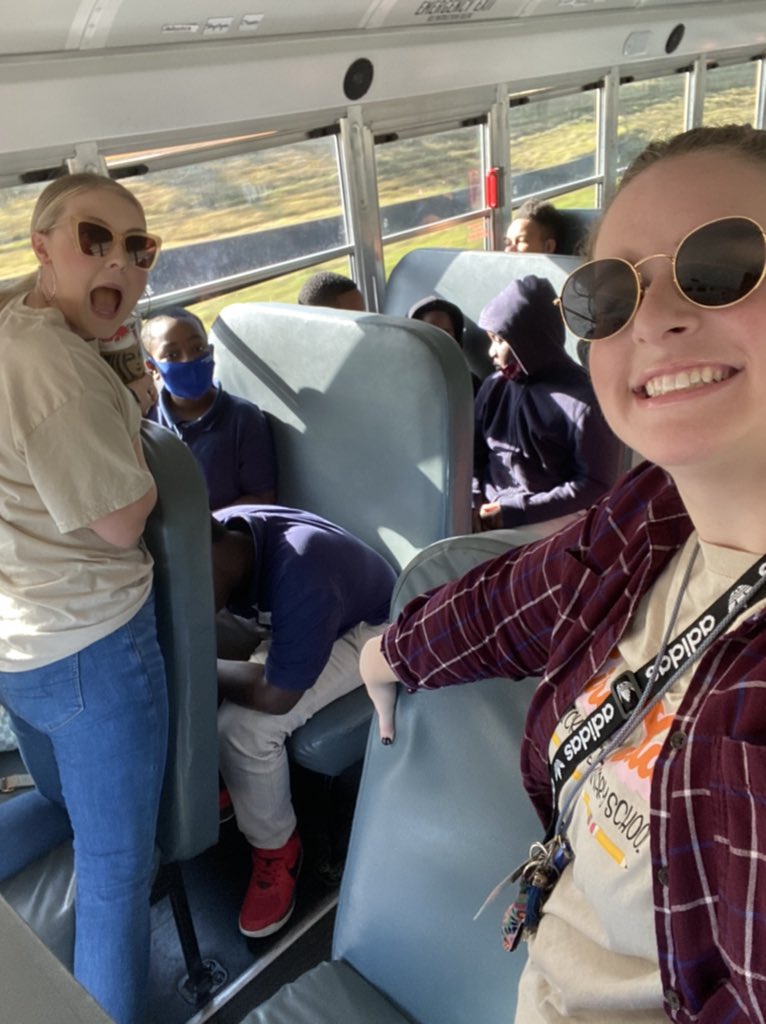 Field trip days with @MrsFloydERD are the best! <a href="/DicksonTigers/">E.R. Dickson Tigers</a>