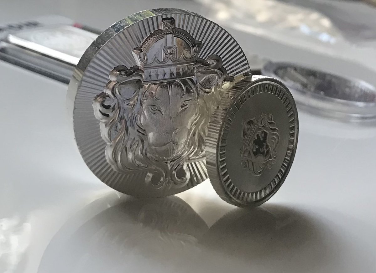 TheSilverLion1's tweet photo. Just doing a photo shoot for my #scottsdale rounds 😁.    I’m like a child playing with toys when it comes to my coins 🪙 😌.     #silver #silversqueeze #silverbacks #silverprice #BlackFriday #silverLions $ilver 👇🏻👇🏻👇🏻🔥🔥 https://t.co/HMg6JefEL5