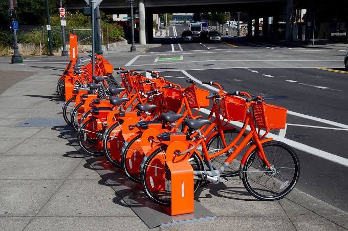ysrmlk's tweet photo. @kalson @GovtofPunjabPK There must be a GREEN DAY once a week - when no vehicle is allowed on roads except Govt public transport &amp; Ambulances. Promote rented Bicycle &amp; Scooties on green day and make sure the safety of riders also by applying strict laws. https://t.co/ruKYpqXWmG