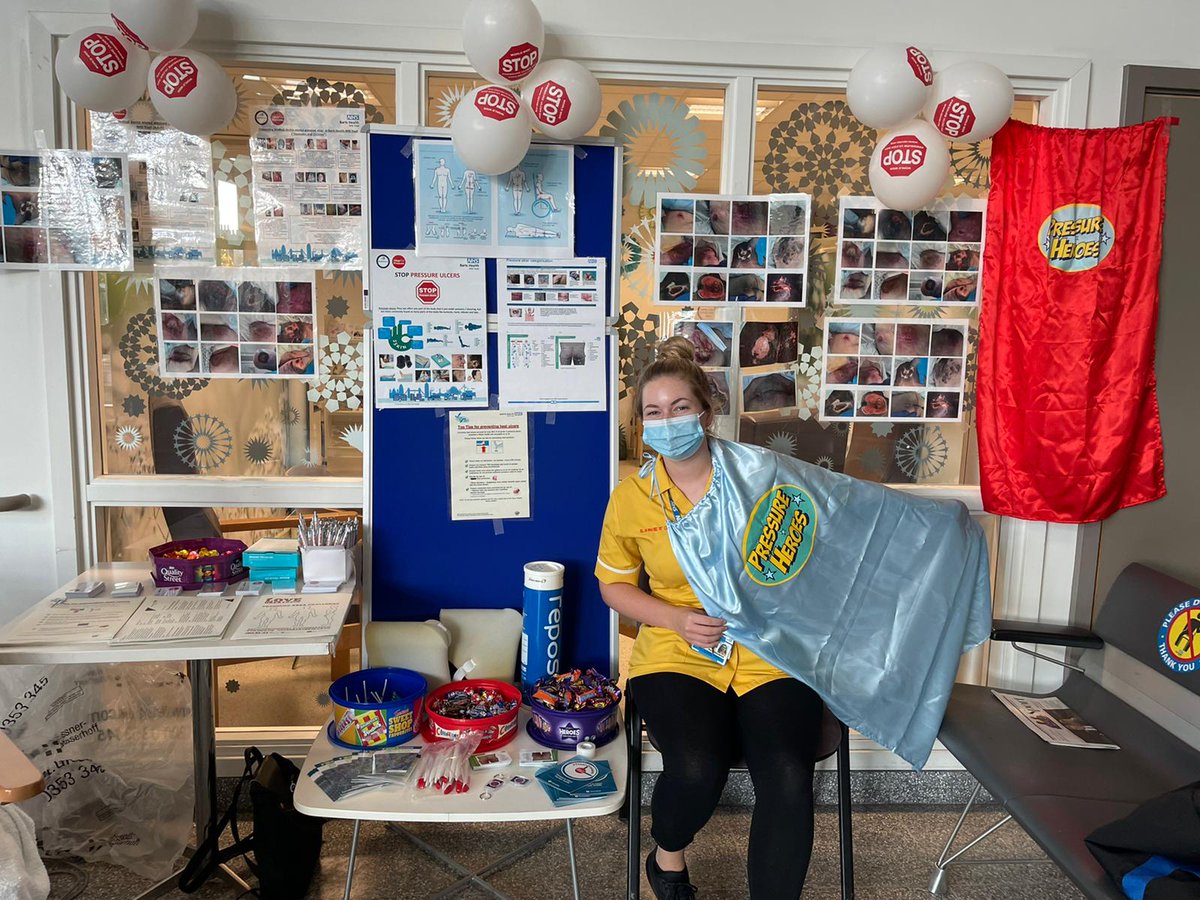 LINET_UK's tweet photo. More pictures in for Stop The Pressure Day 2021! This time from the Royal London Hospital @NHSBartsHealth   with their very own Pressure Heroes!
#LINETcares #STP #stopthepressure #pressureulcers #pressureinjury https://t.co/choIvbb6L1