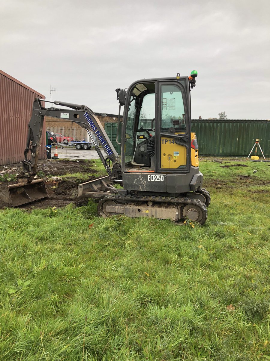 tmrbuilding's tweet photo. Progress photos from our 40ft Container Storage Area project in Widnes. #minidiggeranddriverhire #excavatoroperatorhire #groundworks #landscaping #Liverpool #Wirral https://t.co/2LE2nWLbtL
