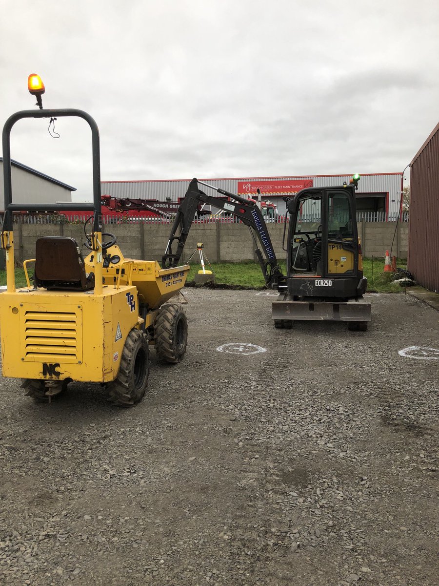 tmrbuilding's tweet photo. Progress photos from our 40ft Container Storage Area project in Widnes. #minidiggeranddriverhire #excavatoroperatorhire #groundworks #landscaping #Liverpool #Wirral https://t.co/2LE2nWLbtL