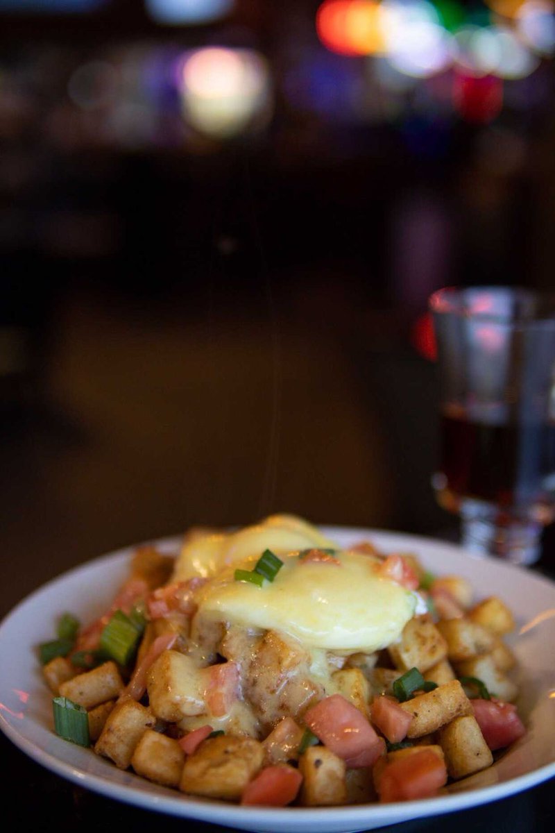 TourismRedDeer's tweet photo. It’s time for another @tourismreddeer Thursday with @reddeereats Today it’s time to visit one of our local pubs know for some amazing food.  @chillabongs a local hotspot is a must stop spot! 
#getoutofthegrey
#experiencethecolours
#explorereddeersbackyard https://t.co/5U5GWStTUI
