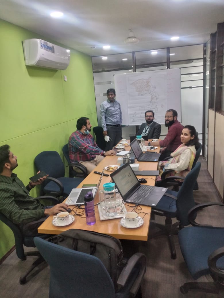 EODBSindh's tweet photo. A fourth workshop with @KElectricPk's GIS team and representatives of DC office South and East   was held today to facilitate online Road-Cutting Permissions. Director Doing Business in Sindh also attended the session at KE Office. https://t.co/9bXxJEbo8x