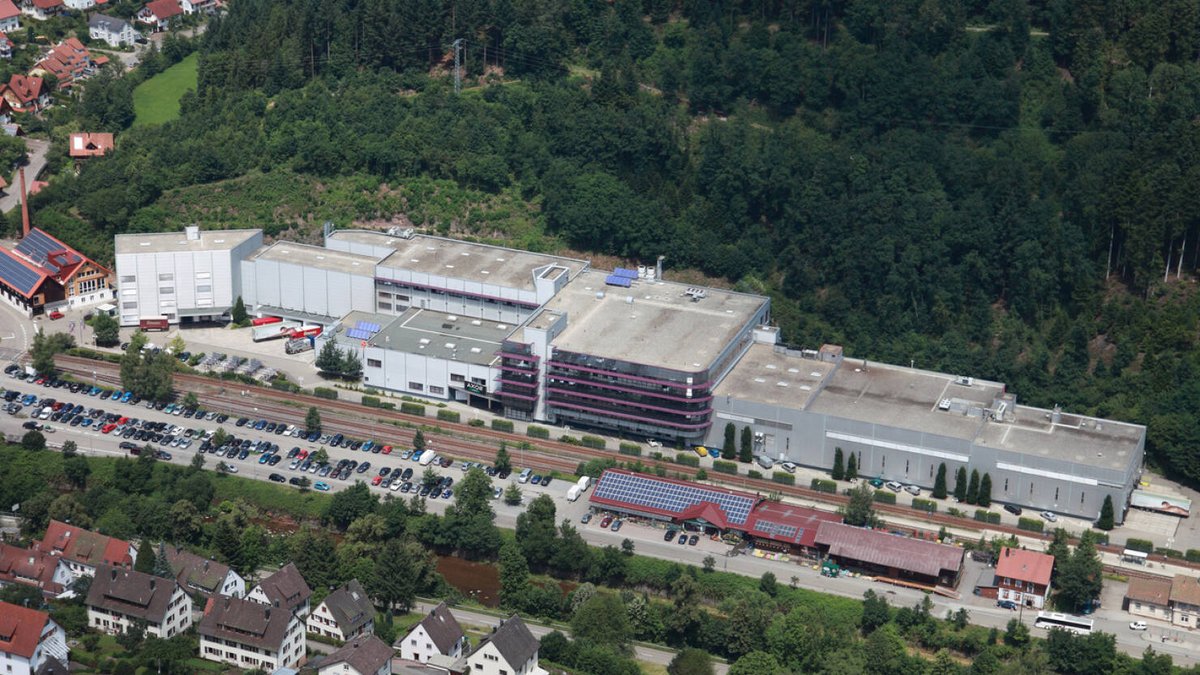 The #manufacturing site at the #HansgroheGroup headquarters in Schiltach in the Black Forest will be modernized over the next twelve months – an '#AXOR Center for Excellence' will be created.

To the press release: hansgrohe-group.com/en/pressreleas…