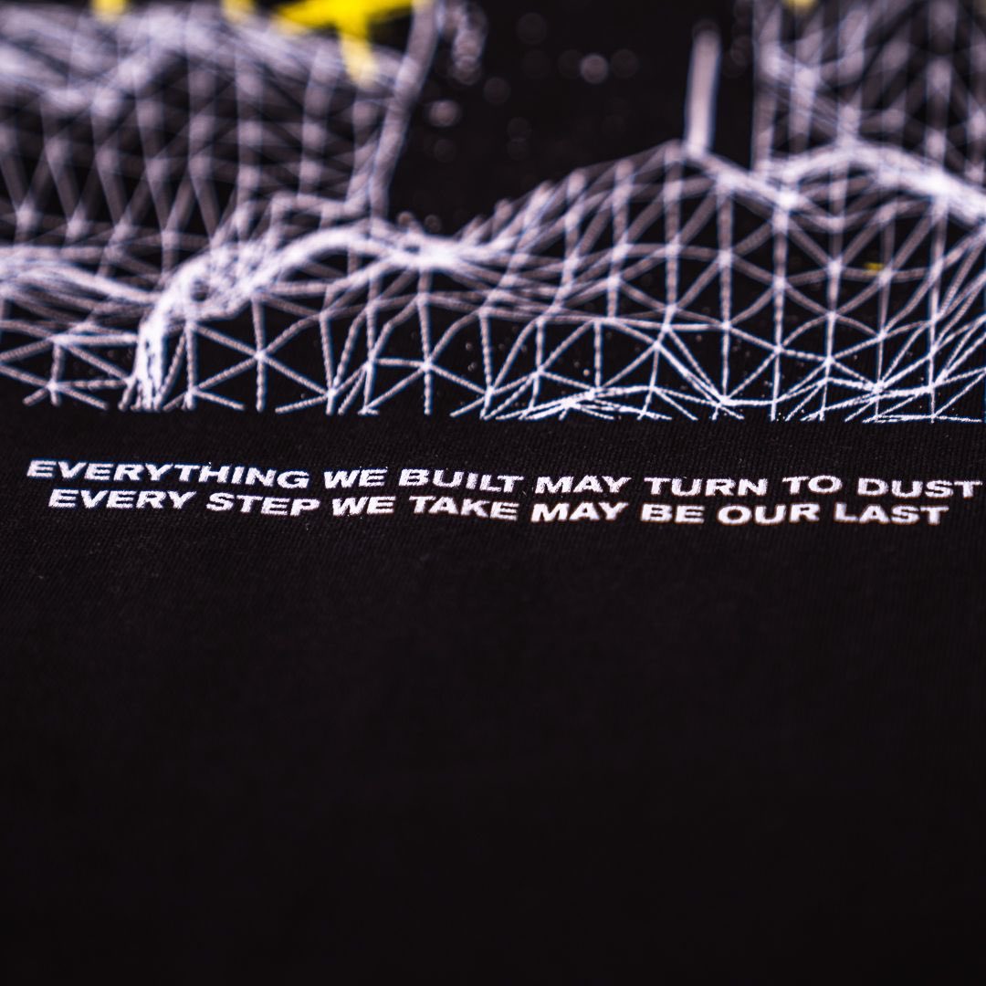 Discover our new merchandise.
ofcolours.de