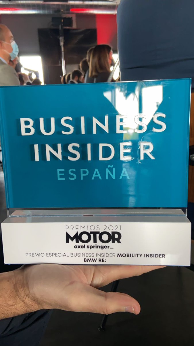 Pilargpuebla's tweet photo. Muy orgullosos y agradecidos a @BIEspana por su premio especial a la visión de un futuro sostenible de @BMWGroup y su campaña de Economía Circular Repensar, reducir reutilizar y reciclar. Reconocimientos tan reputados alientan.
#PremiosMotorAxelSpringer #BMWCircularLab. https://t.co/mOcBmMKyfC