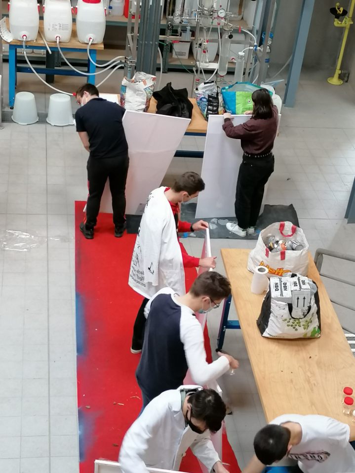 Aujourd'hui, atelier Street Art pour les étudiants dans le departement #GCGP à Pontivy ! <a href="/iutlorientpondi/">IUT Lorient Pontivy</a> <a href="/Ipf3aCampus/">Campus Bretagne Centre IPF3A</a> @VillePontivy @PCommunaute <a href="/fernandrubaud/">Fernand Rubaud</a>