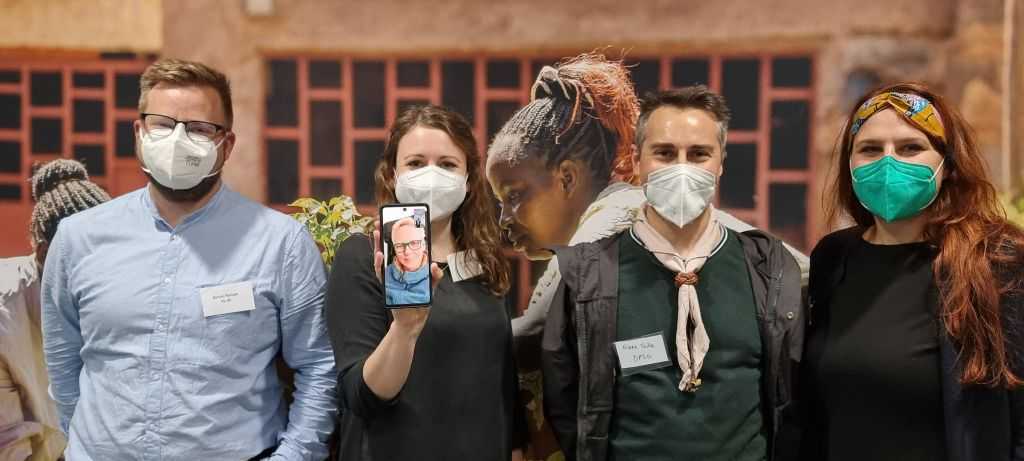 bdkj's tweet photo. Heute findet die Klausurtagung von @Fairtrade_DE hybrid statt. Mit dabei sind natürlich die Mitgliedsorganisationen @dpsg , @KjG_Bundesebene , @KLJBde und @bdkj!
#fairtrade #ichwillfair #fairerhandel #sorgfaltspflichten #hredd #jugendverband #zukunft https://t.co/u1SSbxLn9G