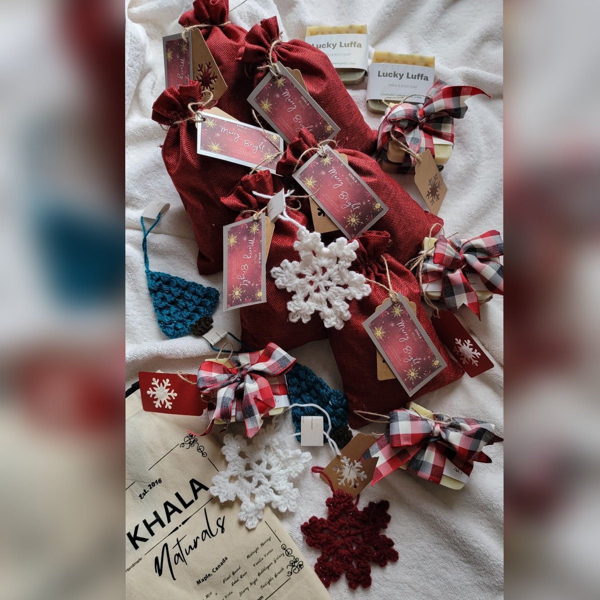 khala_naturals's tweet photo. When the beauty shots for orders look like this... 😍
Festive packages with all-natural soap and skin care is flying out the door.
Find your perfect gift on https://t.co/KtA0JZ63WV 
#smallbusiness #handmade #gifts #Christmas2021 #soap https://t.co/RcXTmNeci3