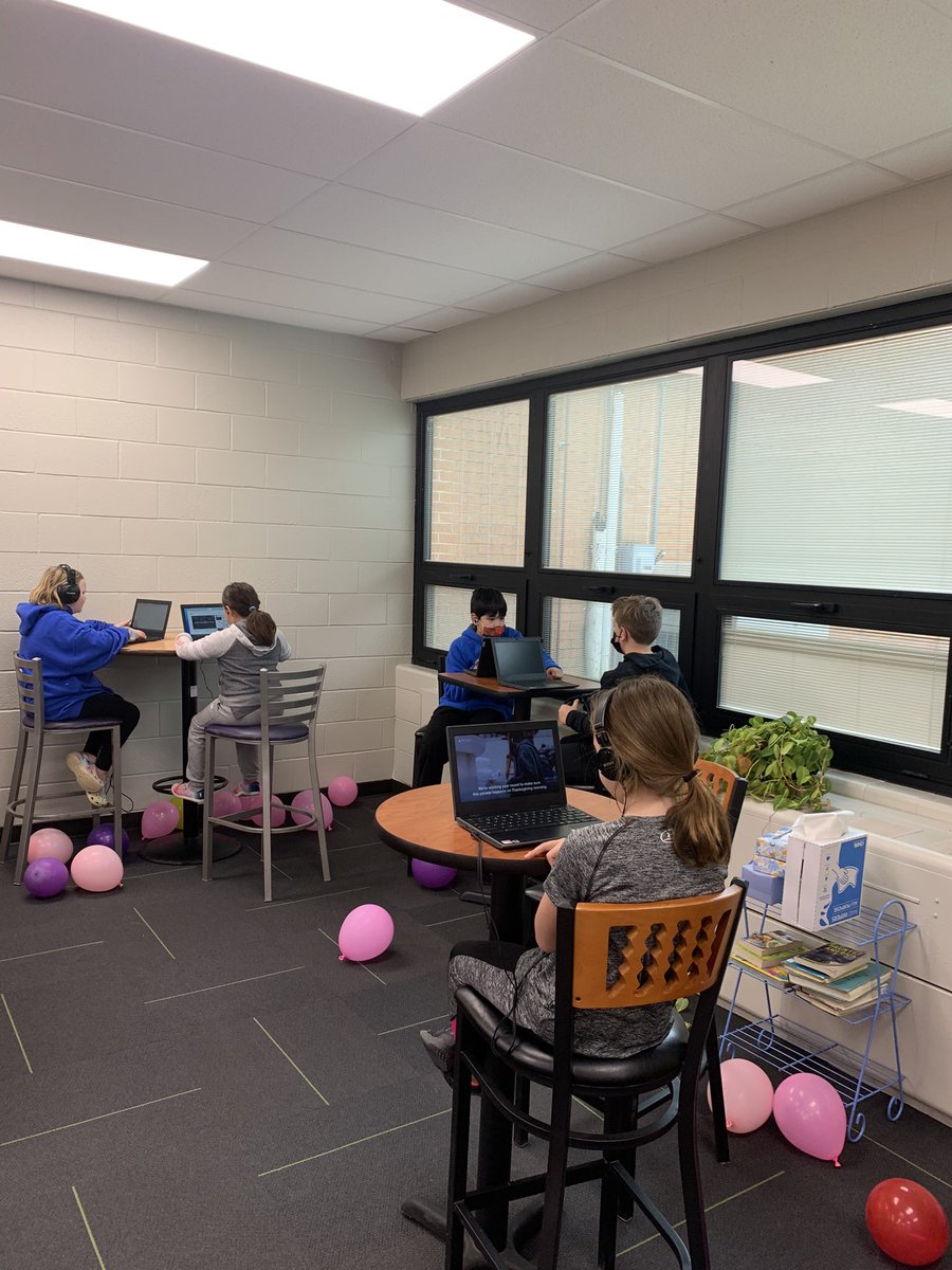 It’s been a fun week of Macy’s balloon fun in the #LMESMakerspace! Today’s focus: multimedia research stations.