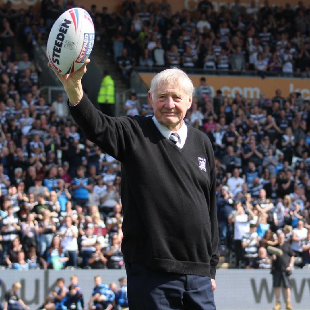Mr. Hull FC turns 𝟵𝟭 today! 🎉🥳

🎂 Wishing former captain and club legend, Johnny Whiteley MBE, a very happy 91st birthday!

Have a superb day, Gentleman John! 🙌

⚫️⚪️ #COYH