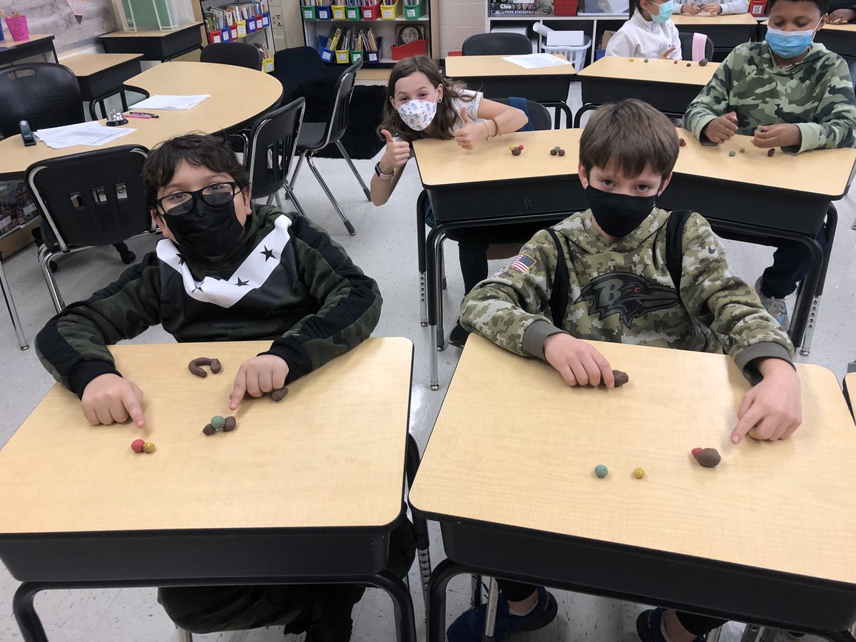 BMP_MsLeace's tweet photo. We’re making molecules using clay atoms! https://t.co/U8E0pNCHx4