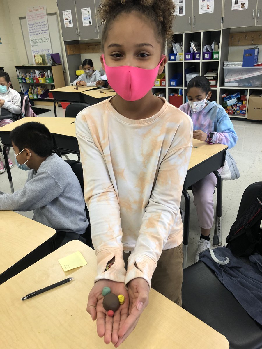 BMP_MsLeace's tweet photo. We’re making molecules using clay atoms! https://t.co/U8E0pNCHx4