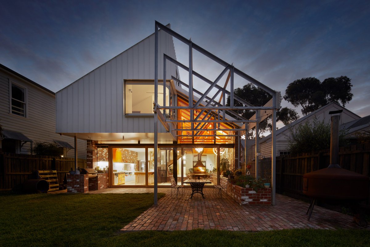 ieeeh's tweet image. Newport Gantry Huse, de OOF! architecture #house #archtiecture