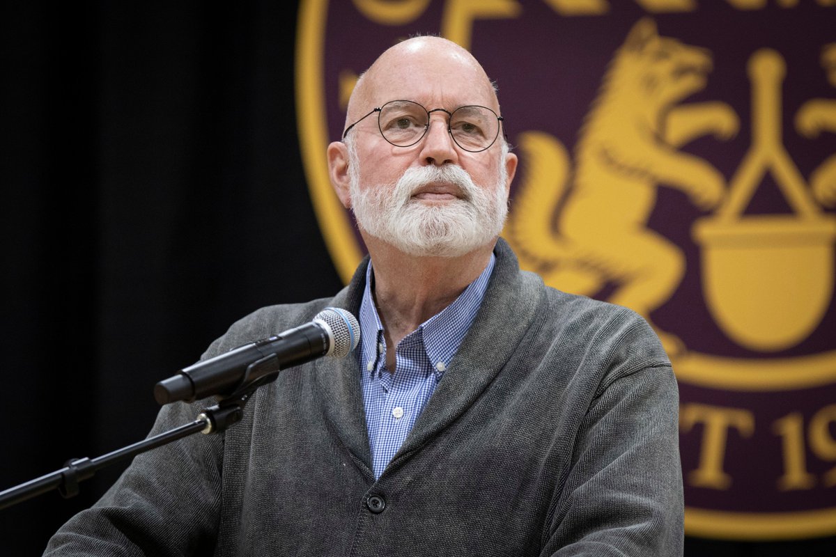 Loyola Academy tweet media