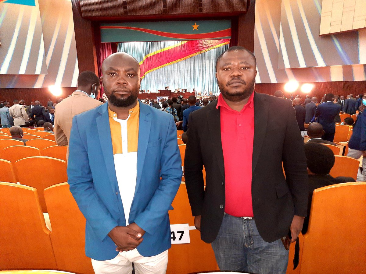 BazikaDieudonne's tweet photo. 🇨🇩 Plénière du rapport de la commission d'enquête parlementaire sur l'exploitat° illégale des minerais à Mwenga, le Président de l'@AssembleeN_RDC avait déjà décrété un huis clos, mais après l'observation de l'Hon #Bulambo soufflé par l'Hon #Kibala, la plénière devient publique. https://t.co/OCAlI5G2Ji