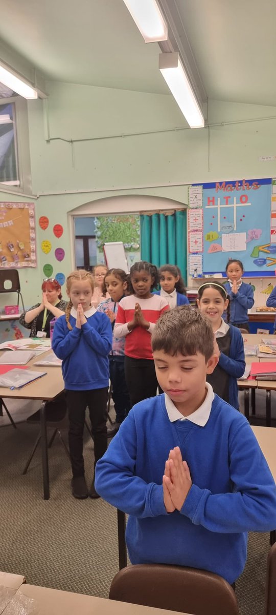 Fosse_TMET's tweet photo. We like to unwind during assessment week with our yoga moves in Year 3!
#MiniMeYoga #Calming #fmpshe https://t.co/qZyGcCtUvD