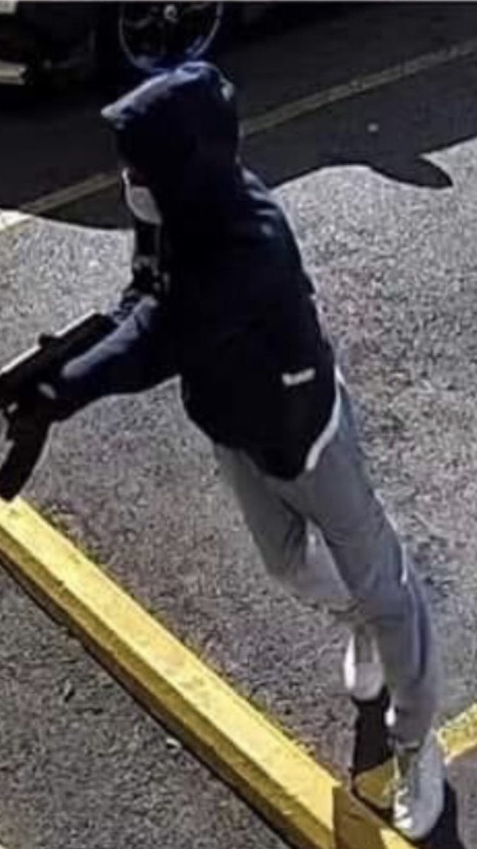 JeremypierreFOX's tweet photo. These are pictures surfing the internet. I have gotten confirmation on the legitimacy of these photos from three separate law enforcement sources showing the gunmen responsible for killing Memphis rapper Young Dolph. In one photo you see the vehicle belonging to Young Dolph. https://t.co/UPIYT95mLh