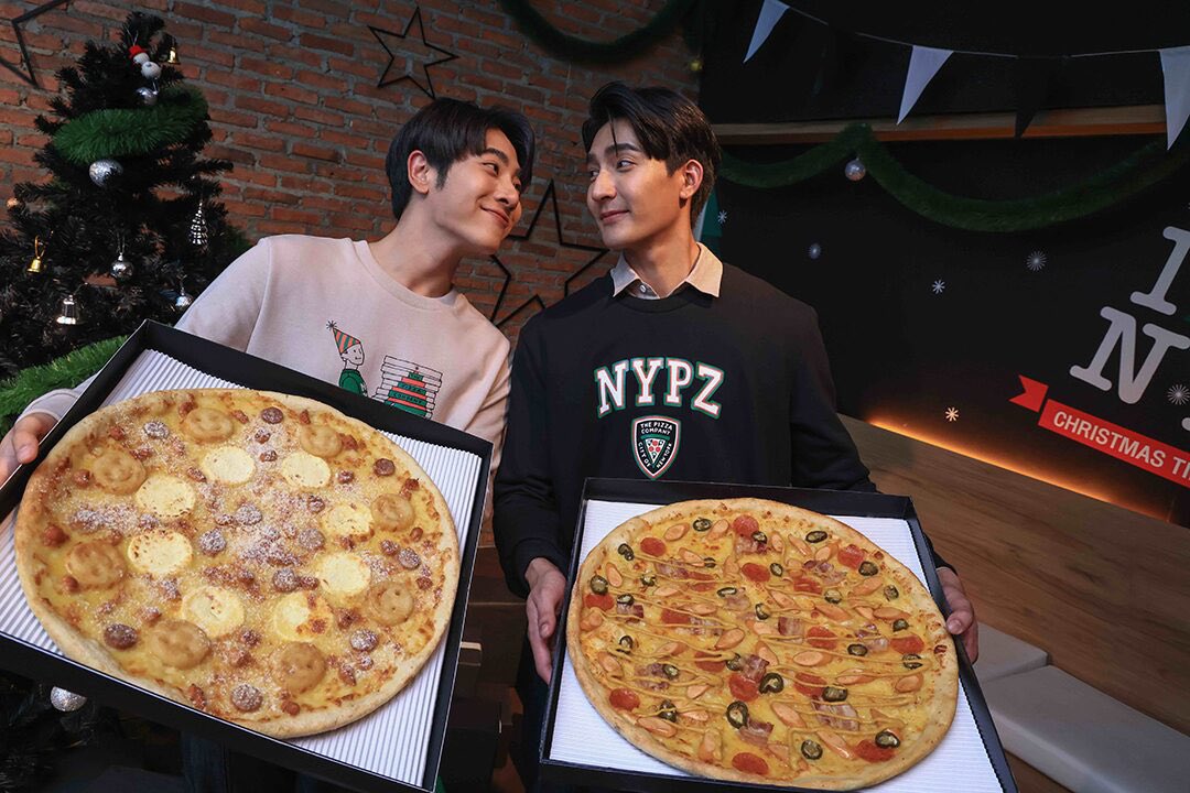 MixOfficialFC's tweet photo. ส่องความน่ารักคู่จิ้นห้างแตก “#เอิร์ทมิกซ์ พร้อมเปิดตัวเป็นแบรนด์แอมบาสเดอร์ให้กับ เดอะ พิซซ่า คอมปะนี เป็นครั้งแรกในแคมเปญ “New York in Christmas Time” ☃️🎄💚

ขอขอบคุณ @Thairath_Ent นะคะ
🖇 : https://t.co/DUv0YOYcPb

#mixxiw #ส่วนผสมของมิกซ์
#EarthMixxThePizzaCompany1112 https://t.co/I8W44QzgRQ