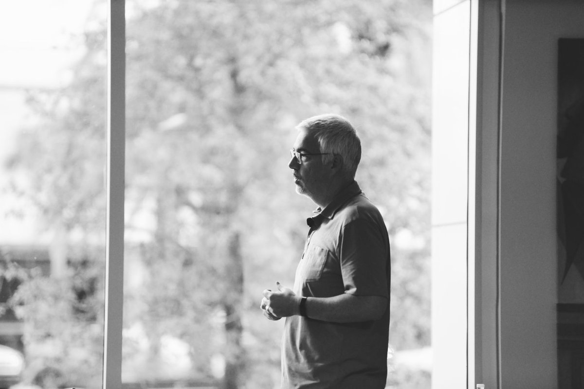 the link tweet media