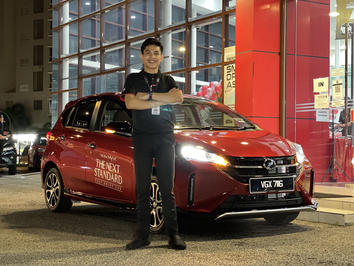 Perodua_KL's tweet photo. Perodua Myvi Atau Saya? 😉 https://t.co/o6eauiCx56