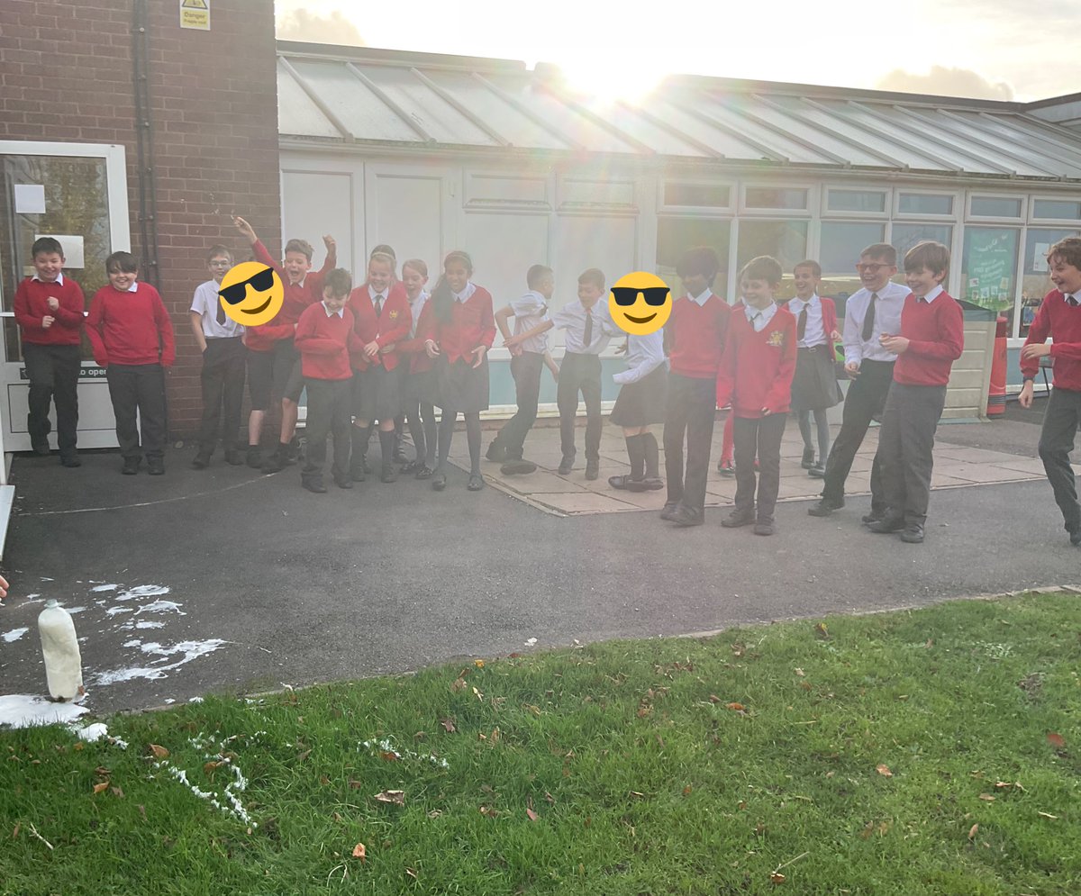WhetstoneYear5's tweet photo. Yesterday we continued our adventure through Alchemy Island and made a stop at the Fountain of Gold! We witnessed a chemical reaction which started slow but ended up giving the Year 5 conservatory a lovely golden sheen! https://t.co/eUWEstwusj