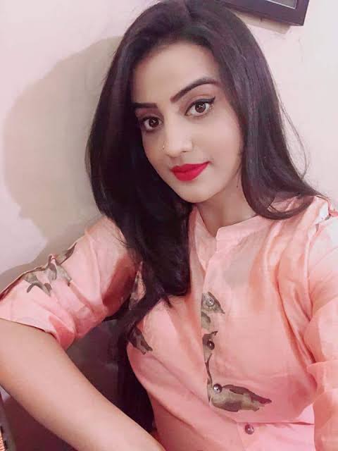 kingshoebsalman's tweet photo. Hello biggboss viewers
#bb15 #BiggBoss
Like for #NehaBhasin
Rt and comment for #AksharaSingh https://t.co/HdK4zx61mr