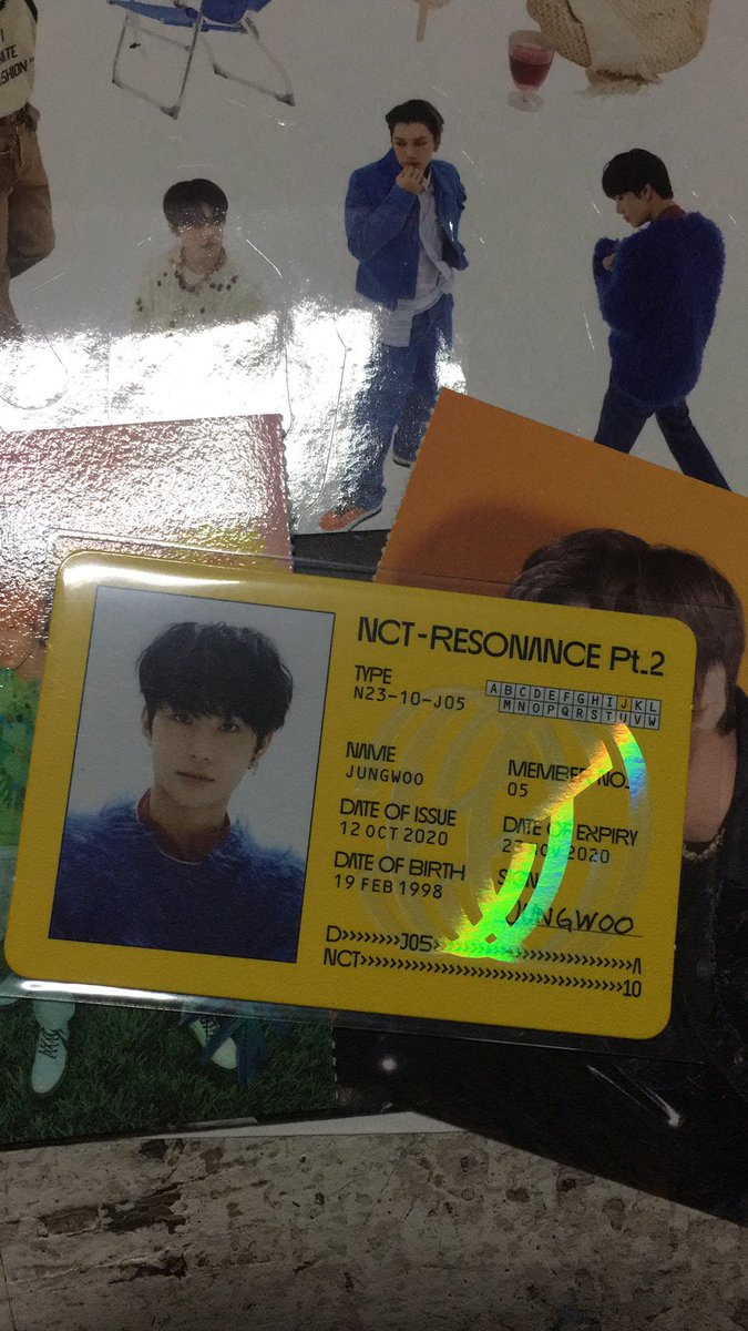 0323Renjunluvs's tweet photo. Grabe sobrang saya ko ang gwapo nung umuwi😭😭 thank you so much @KpopIntShop huhu ang gandaaa talaga https://t.co/QnGxC1c1eP