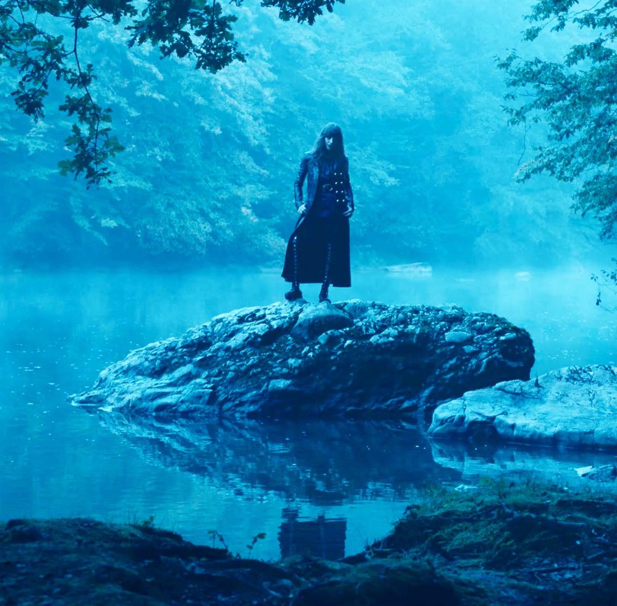 TELEPORTATION 
Mon nouveau morceau disponible
fishbach.lnk.to/teleportation