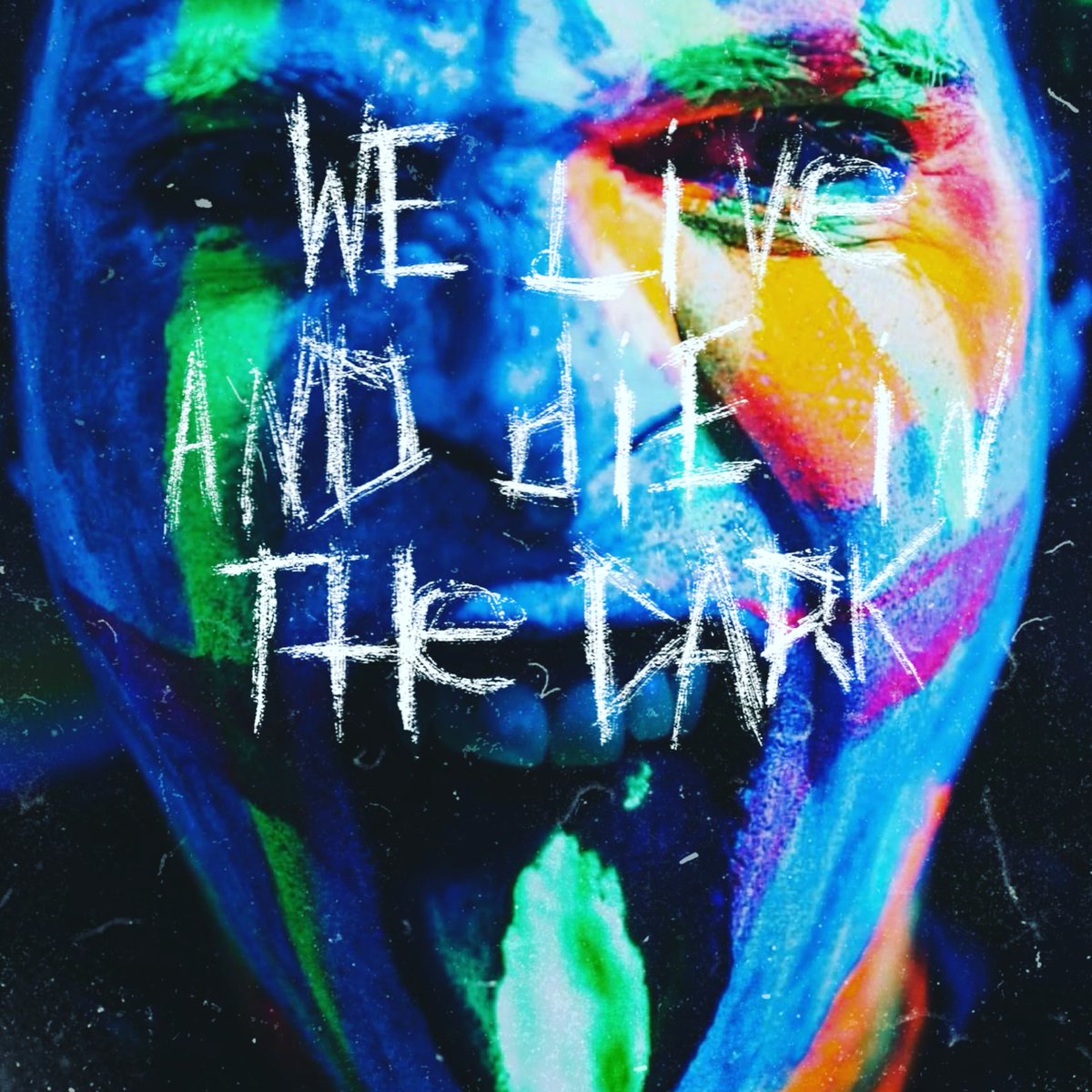MajickUK's tweet photo. We live and die in the dark. Why not glow? 💚💙💜🧡
#Glow https://t.co/O57RvmZyXh