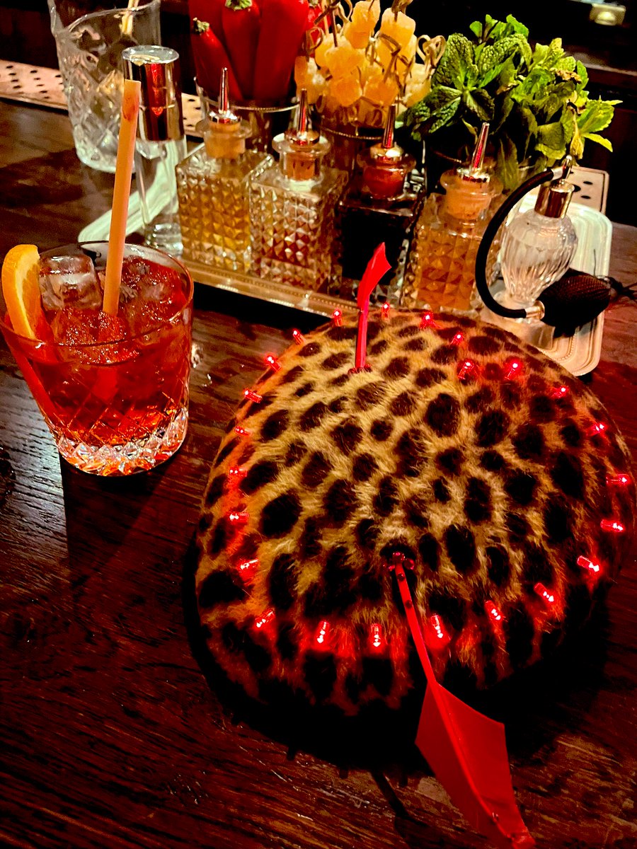 Mid week fun at @ProudCabaret 180 The Strand &amp; Dean Street Townhouse .. 💋✨🍸👠 Leopard #hat <a href="/VICTORIAGRANT_/">VICTORIA GRANT</a> 🐆🔥💋