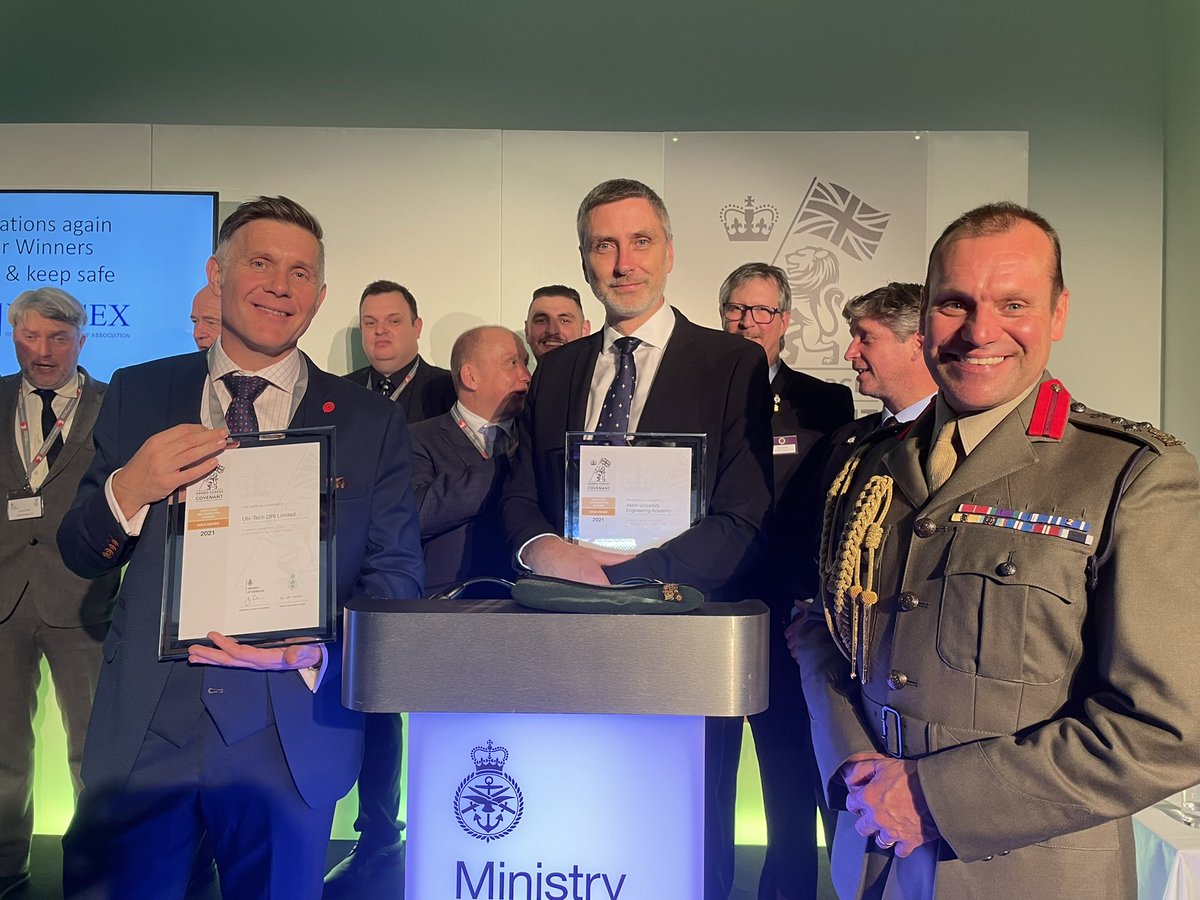 RNinWales's tweet image. Last night @HMSCambria, #Cardiffs @RNReserve unit hosted the #GoldERS21 awards. Congratulations to all who have achieved this standard and thank you for your continued support 👏 #Diolch
