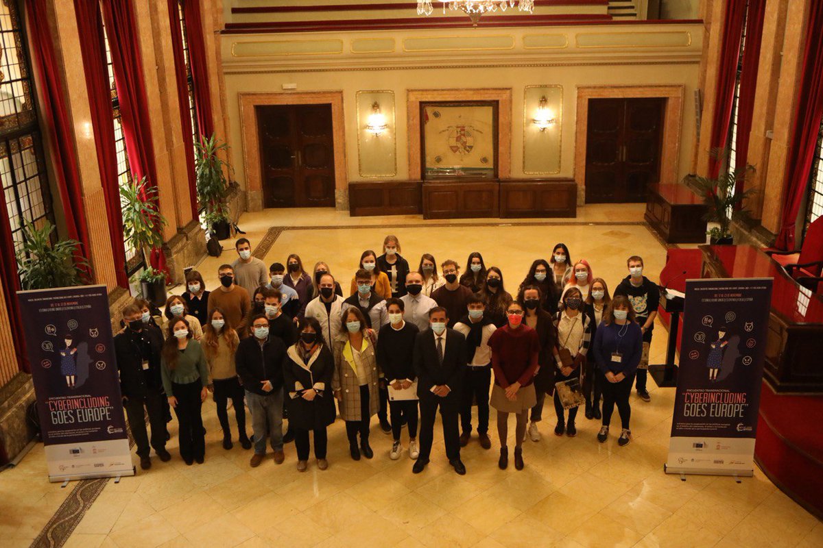 SerranoJAntonio's tweet photo. Dentro del @EUErasmusPlus se enmarca el encuentro #Cyberincluding.

La implicación de los jóvenes en la lucha contra el cyber acoso es fundamental. Una lucha que apoyamos desde el @AytoMurcia. Juntos y con proyectos como este, conseguiremos minimizar los peligros de las redes. https://t.co/hdrc3zmOxD