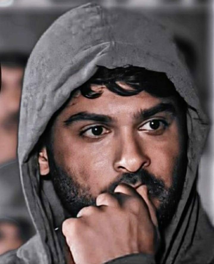 JhumeTahamina's tweet photo. Adha task ki andar to banda aankhon se hi ghus jata hai🧐
Hayyyy... Kitna serious hoke task detail sun raha hai😳
Aishwariya ne sahi boli thi..."Task ki naam sunte hi iske andar maata aa jaate hai"😂

Task king ✌️
@sidharth_shukla
#SidharthShukla #SidHearts https://t.co/SR43X6z3BL