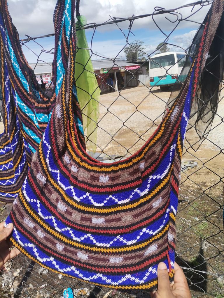 alexwapa's tweet photo. #png #bilums #bags #bagsofjoy https://t.co/NI6lBSK9Qx